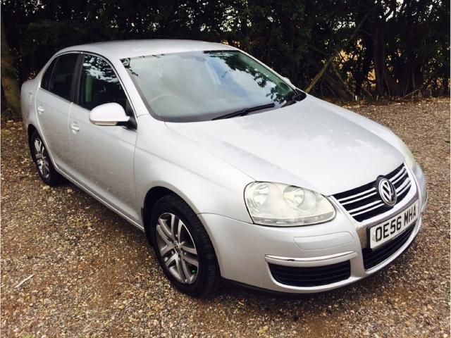 2006 Volkswagen Jetta 2.0 TDI SE DSG 4dr image 2