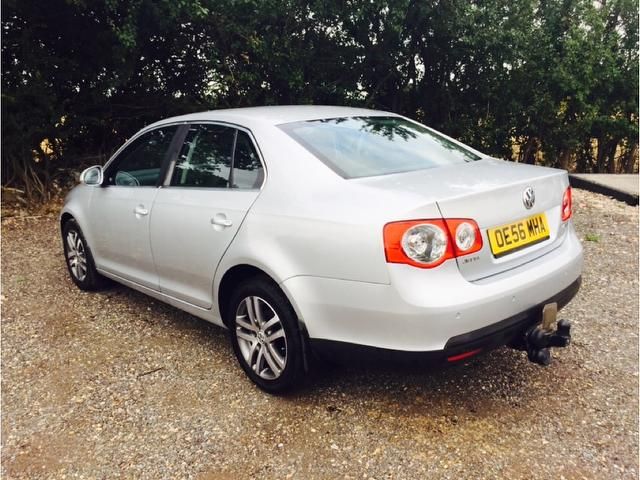2006 Volkswagen Jetta 2.0 TDI SE DSG 4dr image 4