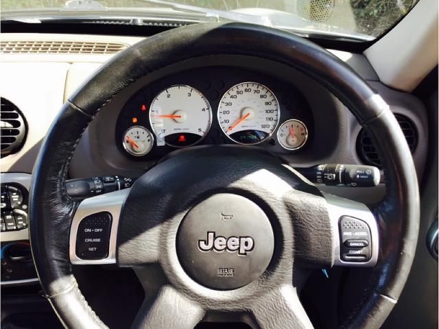 2004 Jeep Cherokee 2.5 CRD Limited Station Wagon 5dr image 6