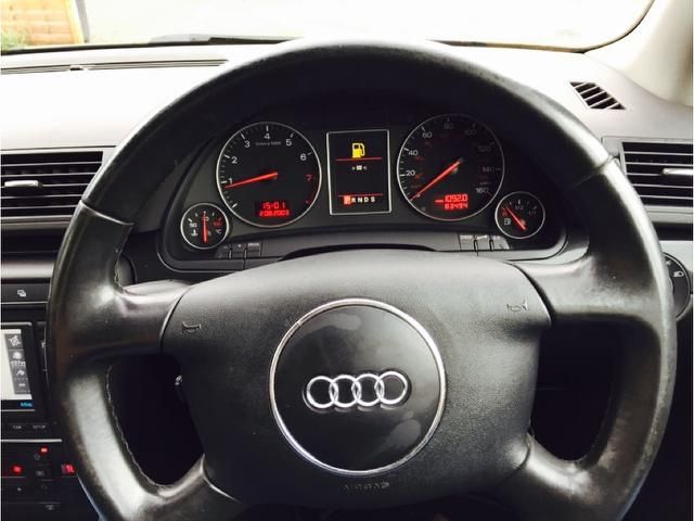 2004 Audi A4 2.0 SE 4dr FULL LEATHER SAT NAV PDC image 8