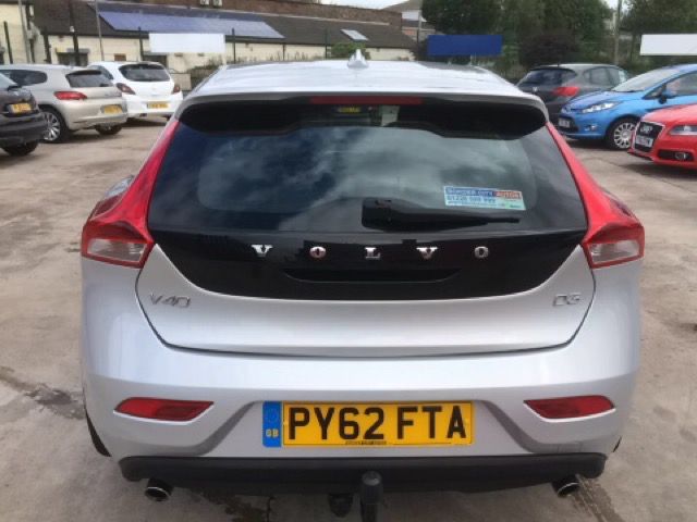 2012 VOLVO V40 2.0 D3 SE 5d 148 BHP image 4