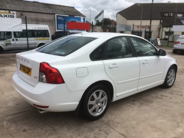 2012 VOLVO S40 2.0 D3 ES 4d 148 BHP image 4