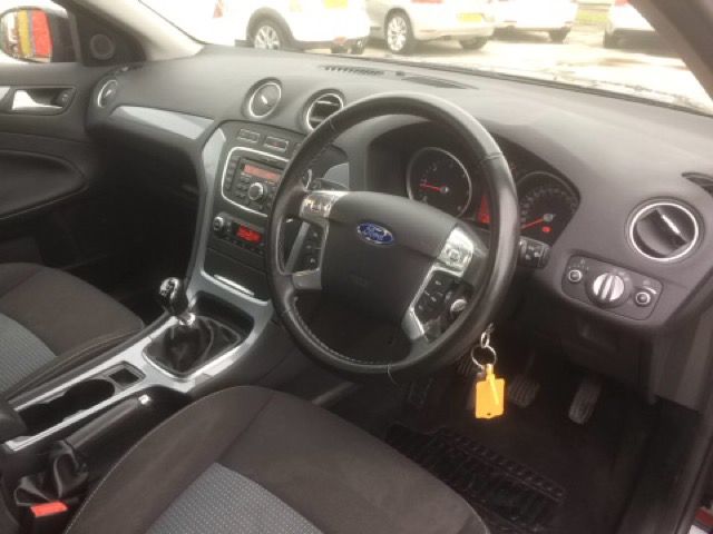 2011 FORD MONDEO 2.0 TDCI ZETEC ESTATE 5d 138 BHP image 9