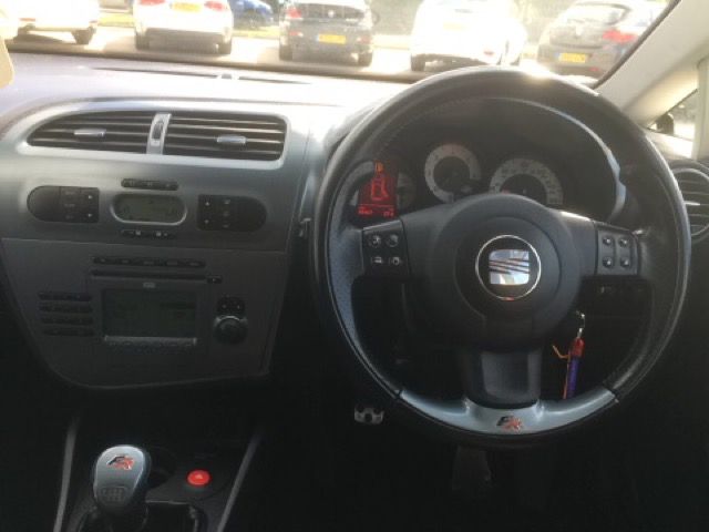 2009 SEAT LEON 2.0 FR TDI 5d 168 BHP image 8