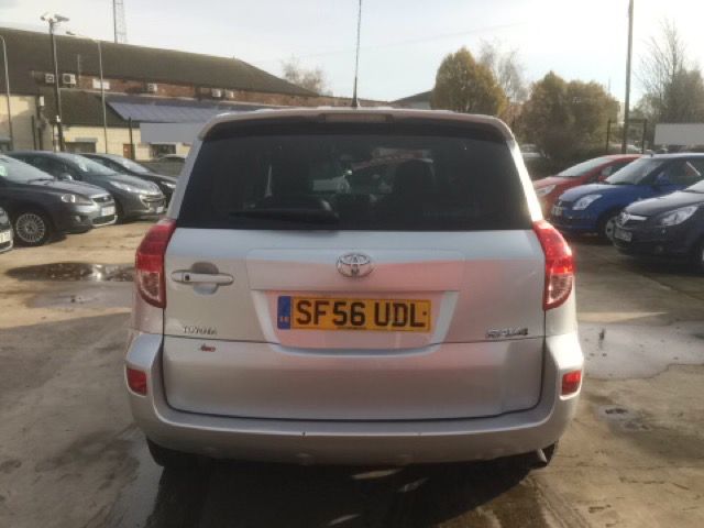 2006 TOYOTA RAV4 2.2 T180 D-4D 5d 175 BHP image 4