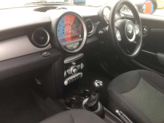2009 MINI HATCH 1.4 ONE 3d 94 BHP image 7