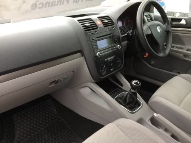 2006 VOLKSWAGEN GOLF 1.9 SE TDI 5d 103 BHP image 7