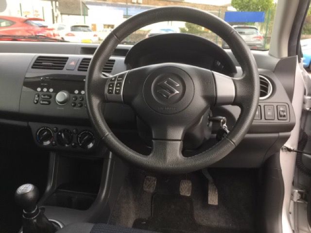 2010 SUZUKI SWIFT 1.3 SZ3 3d 91 BHP image 5