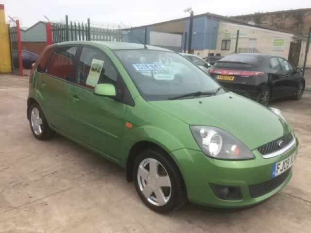 2009 FORD FIESTA 1.4 GHIA TDCI 5d 68 BHP image 3