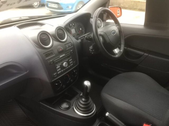 2009 FORD FIESTA 1.4 GHIA TDCI 5d 68 BHP image 7