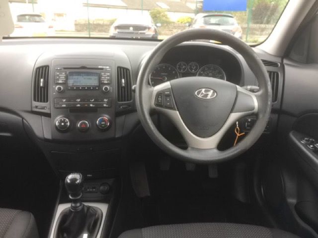 2009 HYUNDAI I30 1.4 COMFORT 5d 108 BHP image 5