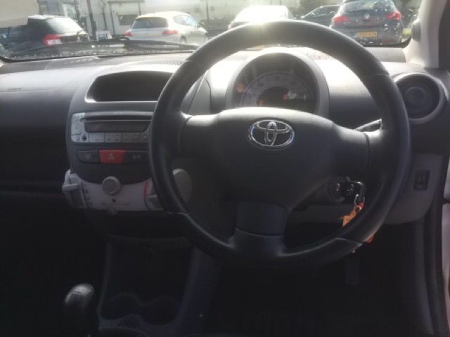 2008 TOYOTA AYGO 1.0 PLATINUM VVT-I 3d 68 BHP image 5