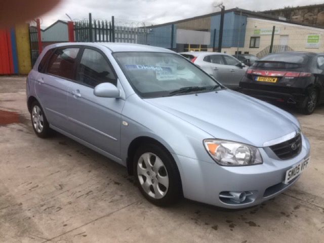 2005 KIA CERATO 1.5 GS CRDI 5d 101 BHP image 3