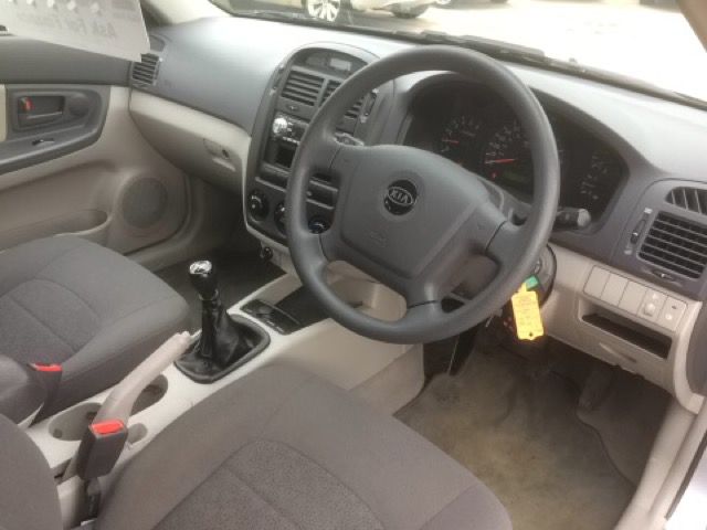 2005 KIA CERATO 1.5 GS CRDI 5d 101 BHP image 6