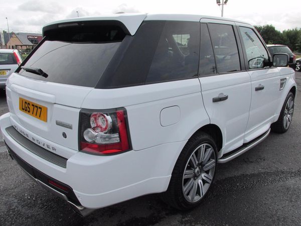 2011 Land Rover Range Rover Sport 3.0 TDV6 Autobiography Sport CommandShift image 3