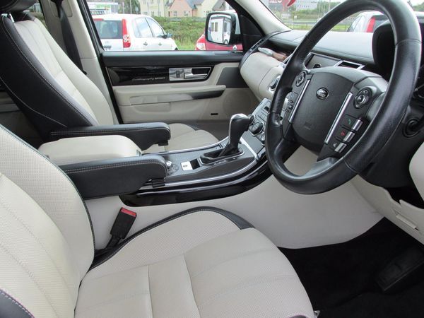 2011 Land Rover Range Rover Sport 3.0 TDV6 Autobiography Sport CommandShift image 5