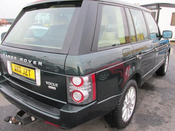 2011 Land Rover Range Rover 4.4 TDV8 Vogue Auto image 4