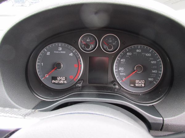 2010 Audi A3 2.0 TDI Black Edition / Start Stop image 6