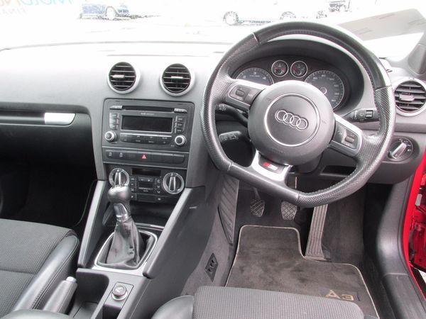 2010 Audi A3 2.0 TDI Black Edition / Start Stop image 7