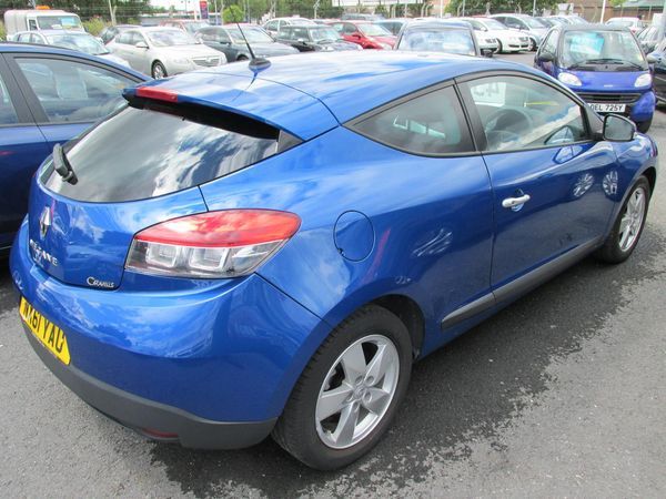 2011 Renault Megane 1.5 dCi 110 Dynamique TomTom image 4