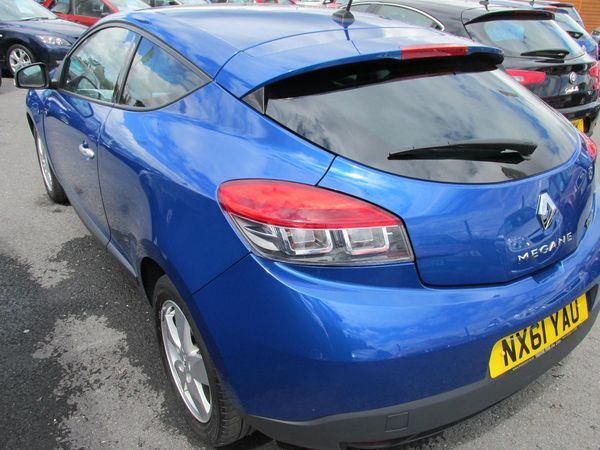 2011 Renault Megane 1.5 dCi 110 Dynamique TomTom image 5