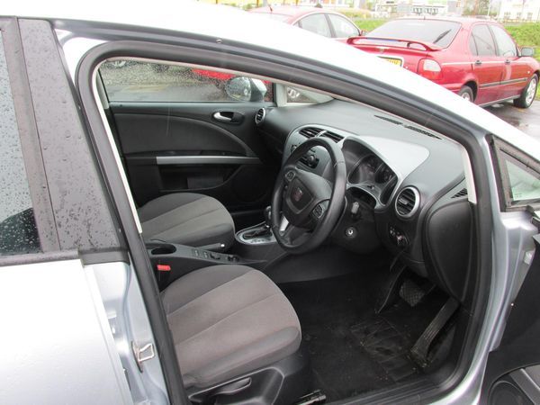 2011 SEAT Leon 1.6 TDI CR SE DSG Auto image 7