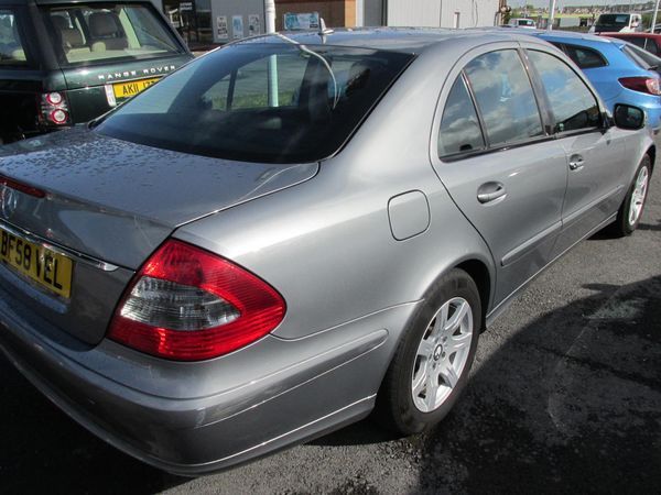 2008 Mercedes-Benz E Class E220 CDI Executive SE image 4