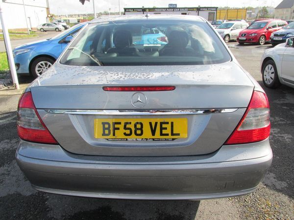 2008 Mercedes-Benz E Class E220 CDI Executive SE image 6