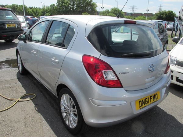 2011 Vauxhall Corsa 1.2 SE image 4