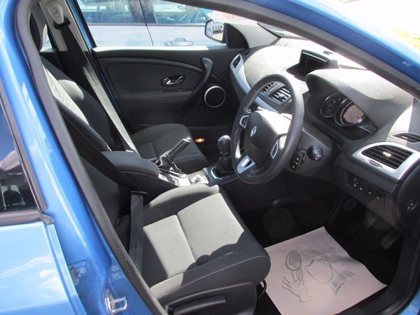 2012 Renault Megane 1.5 dCi 110 Dynamique TomTom [Start Stop] image 5