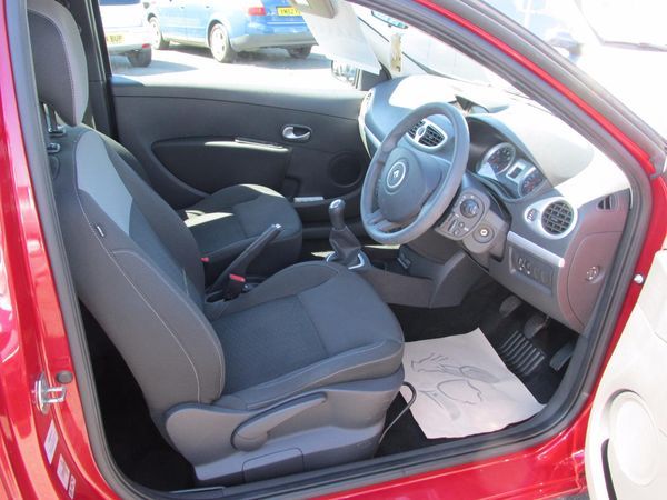 2010 Renault Clio 1.2 TCE I-Music image 6