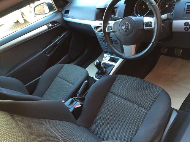 2008 Vauxhall Astra 1.9 CDTi 16v SRi Sport Hatch 3dr image 5
