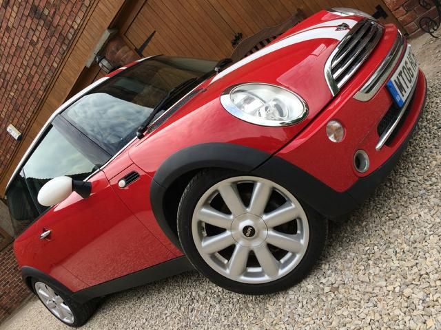 2006 MINI Hatch Cooper 1.6 Cooper 3dr image 1