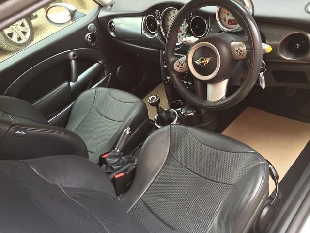 2006 MINI Hatch Cooper 1.6 Cooper 3dr image 5