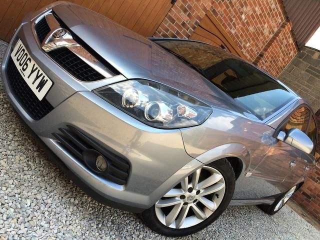 2006 Vauxhall Vectra 1.9 CDTi 16v SRi 5dr image 2