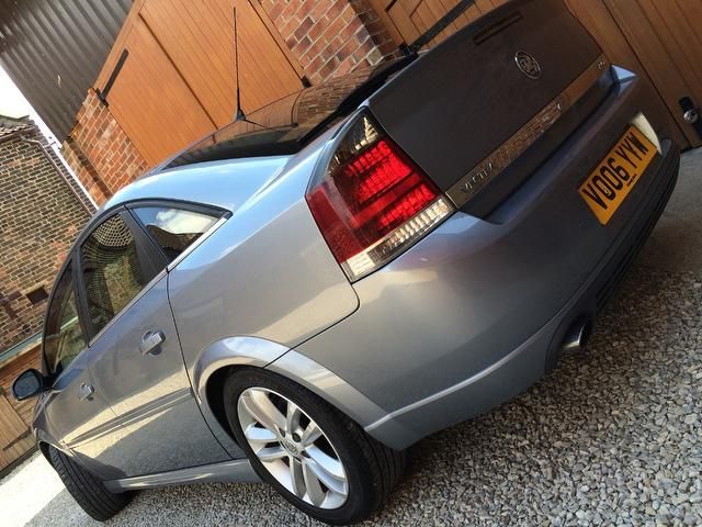 2006 Vauxhall Vectra 1.9 CDTi 16v SRi 5dr image 3