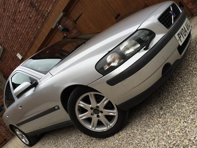 2004 Volvo S60 2.4 TD D5 S 4dr image 1