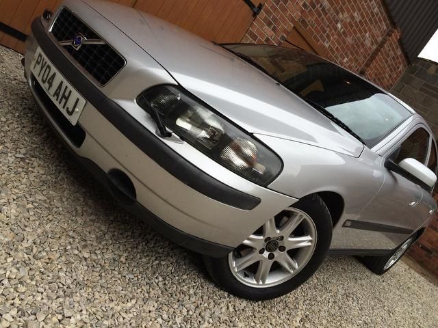 2004 Volvo S60 2.4 TD D5 S 4dr image 2
