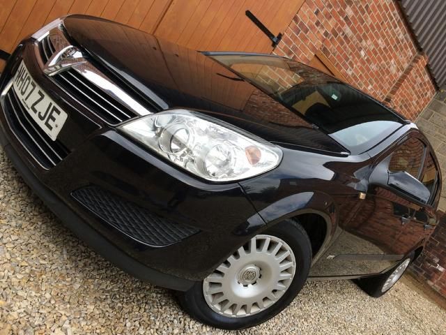 2007 Vauxhall Astra 1.6 i 16v Life 5dr image 2