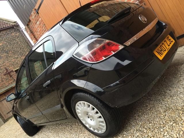 2007 Vauxhall Astra 1.6 i 16v Life 5dr image 3