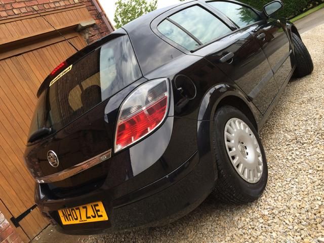 2007 Vauxhall Astra 1.6 i 16v Life 5dr image 4
