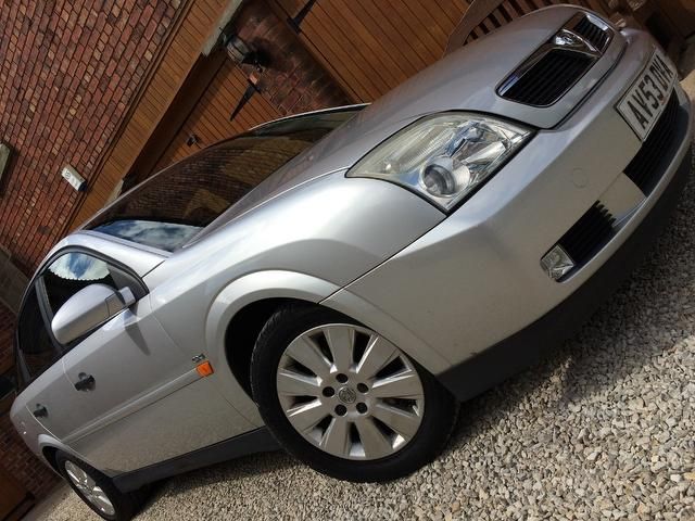 2003 Vauxhall Vectra 1.8 i 16v SXi 5dr image 1