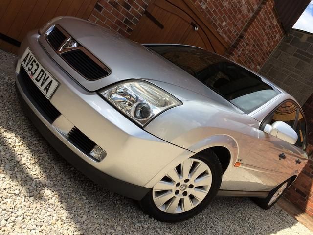 2003 Vauxhall Vectra 1.8 i 16v SXi 5dr image 2