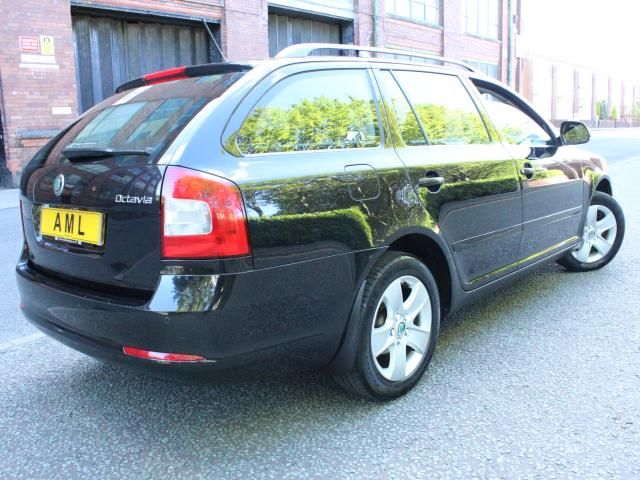 2012 SKODA OCTAVIA 1.6 TDI CR Elegance 5dr image 4