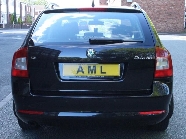 2012 SKODA OCTAVIA 1.6 TDI CR Elegance 5dr image 6