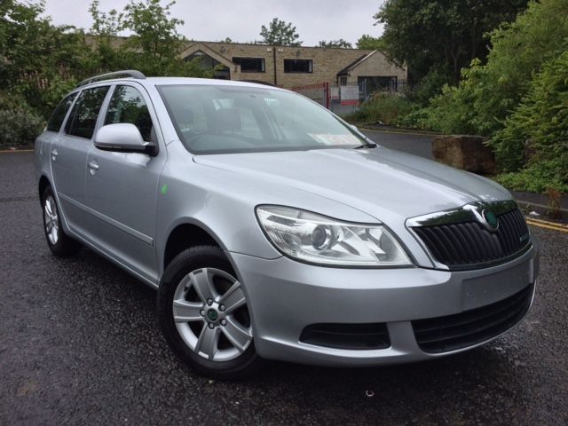 2012 SKODA OCTAVIA 1.6 GREENLINE II TDI CR 5d image 1