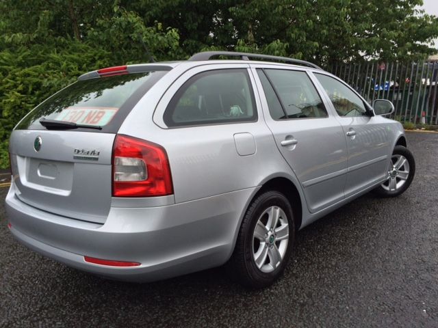2012 SKODA OCTAVIA 1.6 GREENLINE II TDI CR 5d image 3