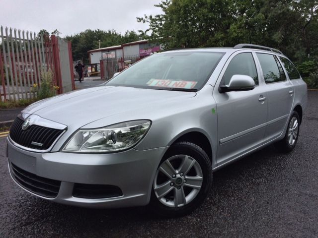 2012 SKODA OCTAVIA 1.6 GREENLINE II TDI CR 5d image 4