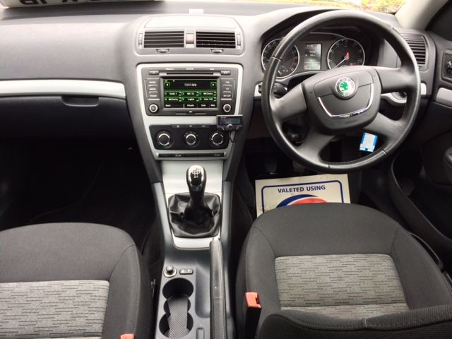 2012 SKODA OCTAVIA 1.6 GREENLINE II TDI CR 5d image 9
