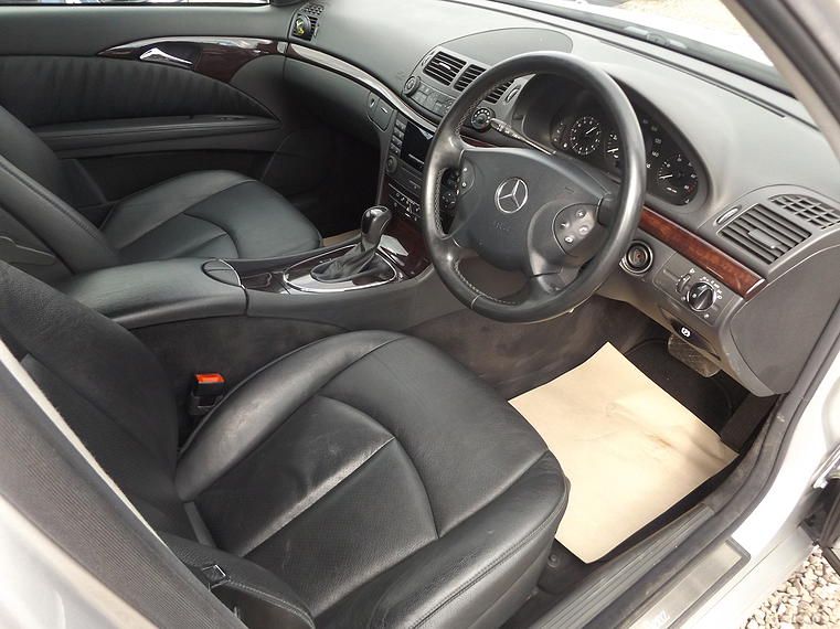 2004 Mercedes-Benz E Class 2.7 E270 CDI Classic 5dr image 7